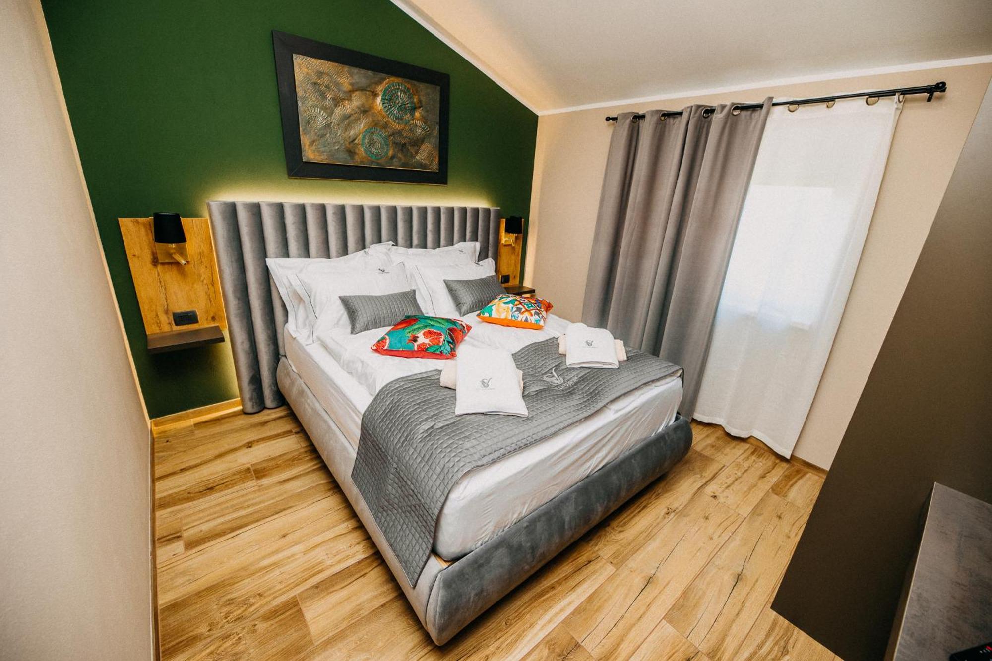 Villa Sunset Pool & Spa Apartments Zgornje Skofije Exterior photo
